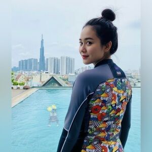 PADI Vietnam Rainbow Divers T Shirt Score Tech Size SMALL Colorful Graphic